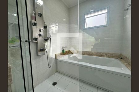 Casa de condomínio à venda com 258m², 4 quartos e 4 vagas