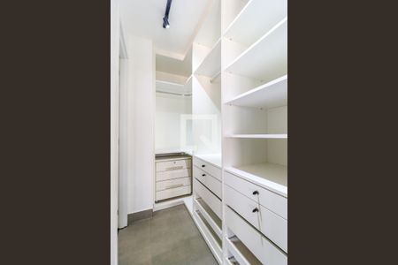 Apartamento para alugar com 55m², 1 quarto e 2 vagas Apartamento para alugar com 55m², 1 quarto e 2 vagasCloset da Suíte