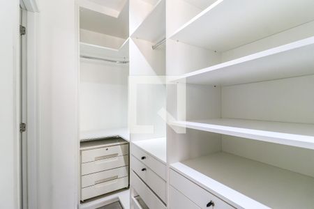 Apartamento para alugar com 55m², 1 quarto e 2 vagas Apartamento para alugar com 55m², 1 quarto e 2 vagasCloset da Suíte