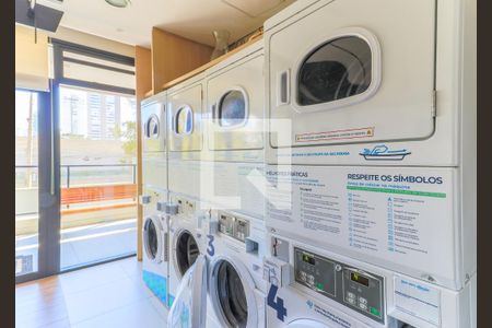 Área comum - Lavanderia de apartamento para alugar com 1 quarto, 55m² em Campo Belo, São Paulo