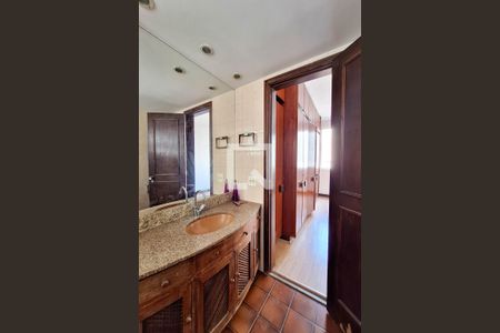 Apartamento à venda com 125m², 3 quartos e 1 vagaBanheiro da Suíte