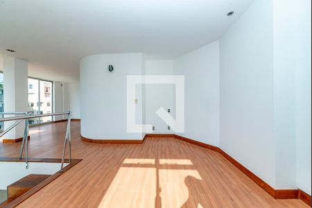 Apartamento para alugar com 157m², 1 quarto e 2 vagas Apartamento para alugar com 157m², 1 quarto e 2 vagasSuíte