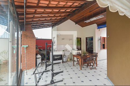 Casa à venda com 300m², 3 quartos e 5 vagasÁrea de Serviço