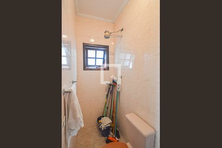 Casa à venda com 300m², 3 quartos e 5 vagasBanheiro de serviço