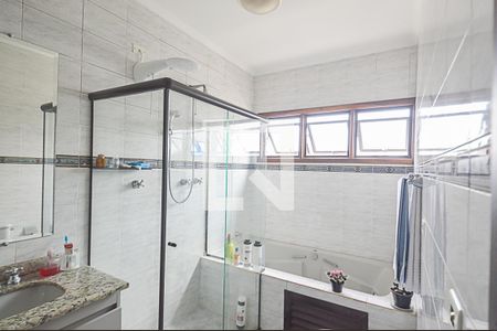 Casa à venda com 300m², 3 quartos e 5 vagasBanheiro da Suíte