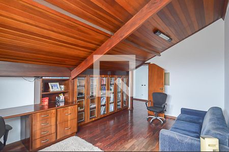 Casa à venda com 300m², 3 quartos e 5 vagasEscritório