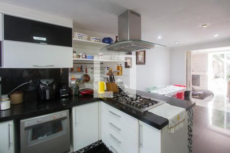 Casa para alugar com 400m², 4 quartos e 2 vagas Casa para alugar com 400m², 4 quartos e 2 vagasCozinha