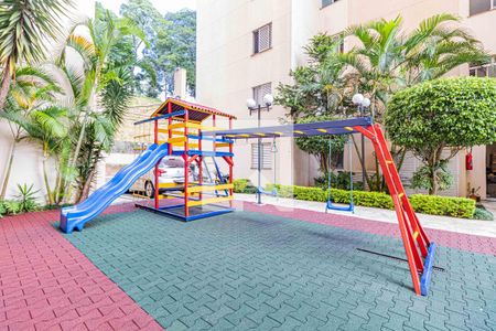 Apartamento para alugar com 72m², 2 quartos e 1 vaga Apartamento para alugar com 72m², 2 quartos e 1 vagaÁrea comum - Playground