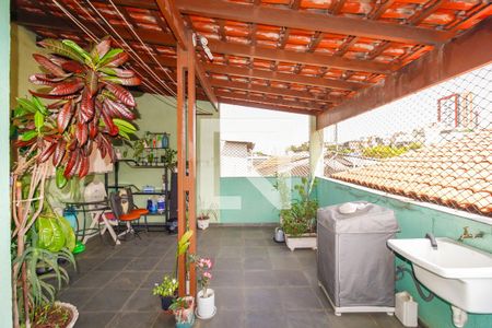 Casa à venda com 150m², 4 quartos e 2 vagas Casa à venda com 150m², 4 quartos e 2 vagasÁrea comum