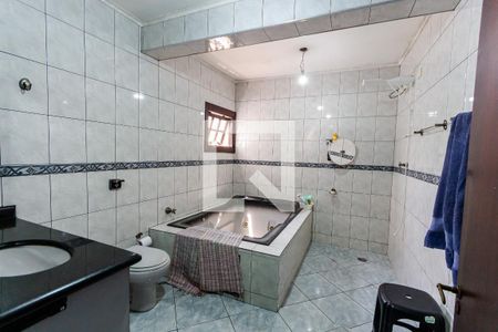 Casa à venda com 361m², 4 quartos e 2 vagasBanheiro da Suíte