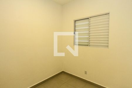 Quarto 01 de apartamento para alugar com 2 quartos, 40m² em Vila Ivg, São Paulo