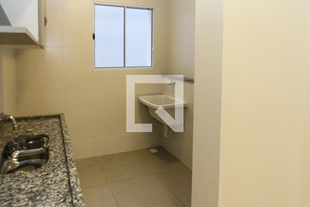 Cozinha de apartamento para alugar com 2 quartos, 40m² em Vila Ivg, São Paulo
