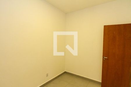 Quarto 02 de apartamento para alugar com 2 quartos, 40m² em Vila Ivg, São Paulo