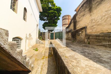 Casa à venda com 180m², 3 quartos e 2 vagasQuintal