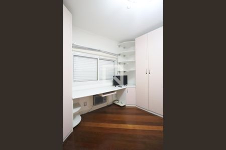 Apartamento à venda com 178m², 3 quartos e 2 vagasQuarto 3