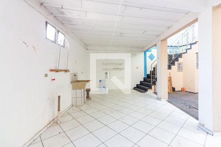Casa para alugar com 250m², 2 quartos e 1 vaga Casa para alugar com 250m², 2 quartos e 1 vagaÁrea de Serviço