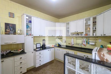 Casa à venda com 540m², 3 quartos e 4 vagas Casa à venda com 540m², 3 quartos e 4 vagasCozinha