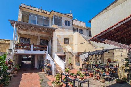 Casa à venda com 540m², 3 quartos e 4 vagas Casa à venda com 540m², 3 quartos e 4 vagasFachada