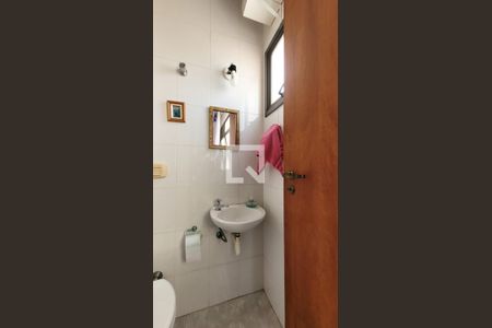 Apartamento à venda com 150m², 3 quartos e 3 vagas Apartamento à venda com 150m², 3 quartos e 3 vagasBanheiro de Serviço