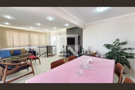 Apartamento à venda com 150m², 3 quartos e 3 vagas Apartamento à venda com 150m², 3 quartos e 3 vagasCopa