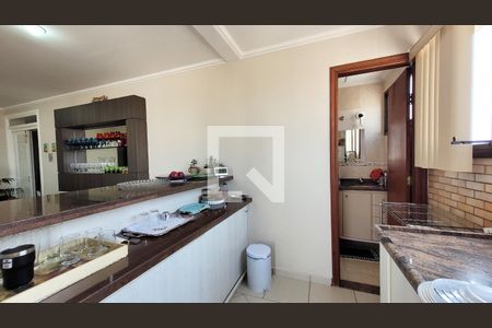 Apartamento à venda com 150m², 3 quartos e 3 vagas Apartamento à venda com 150m², 3 quartos e 3 vagasCopa