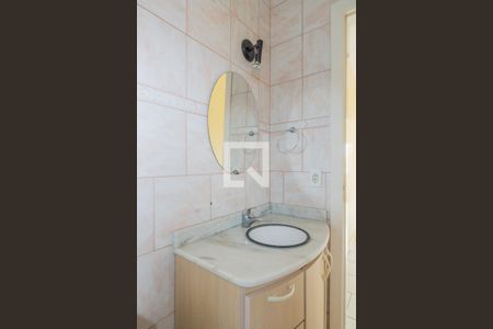 Casa de condomínio à venda com 159m², 3 quartos e 2 vagasBanheiro Social