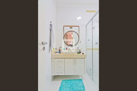 Casa à venda com 165m², 3 quartos e 4 vagasBanheiro da Suíte 2