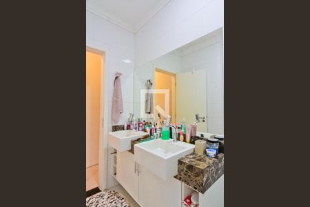 Casa à venda com 165m², 3 quartos e 4 vagasBanheiro da Suíte 3