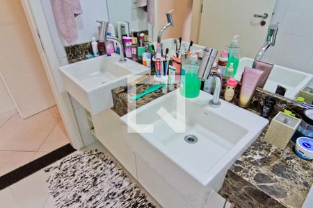 Casa à venda com 165m², 3 quartos e 4 vagasBanheiro da Suíte 3