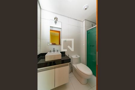 Apartamento à venda com 120m², 3 quartos e 2 vagas Apartamento à venda com 120m², 3 quartos e 2 vagasBanheiro da Suíte