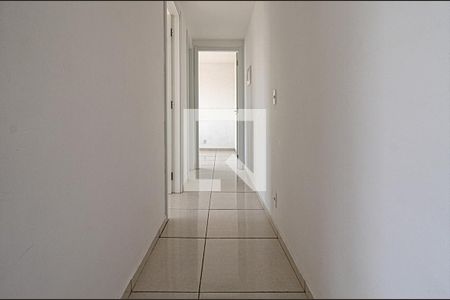 corredor para os cômodos de apartamento para alugar com 2 quartos, 42m² em Jardim São Savério, São Paulo