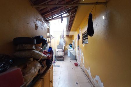 Casa à venda com 250m², 4 quartos e 2 vagas Casa à venda com 250m², 4 quartos e 2 vagasCorredor