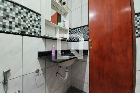 Casa à venda com 250m², 4 quartos e 2 vagas Casa à venda com 250m², 4 quartos e 2 vagasBanheiro do Corredor
