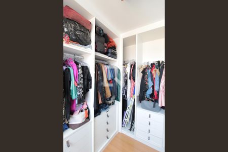 Apartamento à venda com 70m², 3 quartos e 2 vagasCloset