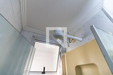Banheiro de apartamento para alugar com 2 quartos, 50m² em Jardim Santa Emília, São Paulo