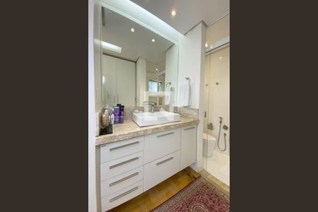 Casa à venda com 168m², 3 quartos e 2 vagasBanheiro da Suíte