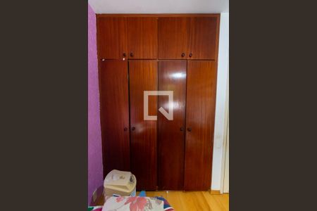 Apartamento à venda com 90m², 3 quartos e 2 vagasQuarto 2 - Armários