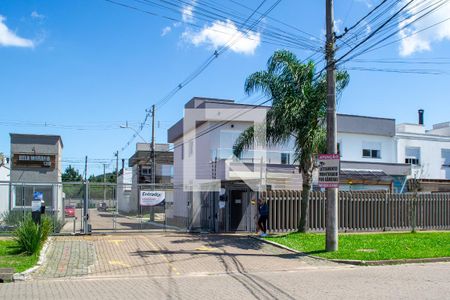 Casa de condomínio à venda com 240m², 4 quartos e 2 vagas Casa de condomínio à venda com 240m², 4 quartos e 2 vagasFachada
