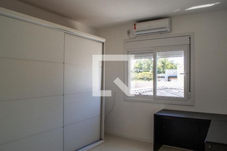 Casa de condomínio à venda com 240m², 4 quartos e 2 vagas Casa de condomínio à venda com 240m², 4 quartos e 2 vagasSuite 3