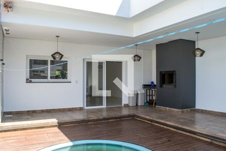 Casa de condomínio à venda com 240m², 4 quartos e 2 vagas Casa de condomínio à venda com 240m², 4 quartos e 2 vagasQuintal