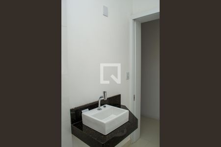 Casa de condomínio à venda com 240m², 4 quartos e 2 vagas Casa de condomínio à venda com 240m², 4 quartos e 2 vagasBanheiro suite 3