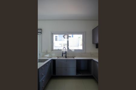 Casa de condomínio à venda com 240m², 4 quartos e 2 vagas Casa de condomínio à venda com 240m², 4 quartos e 2 vagasCozinha