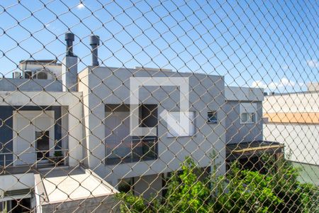 Casa de condomínio à venda com 240m², 4 quartos e 2 vagas Casa de condomínio à venda com 240m², 4 quartos e 2 vagasVista