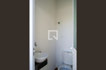 Casa de condomínio à venda com 240m², 4 quartos e 2 vagas Casa de condomínio à venda com 240m², 4 quartos e 2 vagasQuarto de serviço