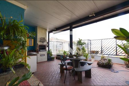 Apartamento à venda com 200m², 3 quartos e 2 vagasArea privativa