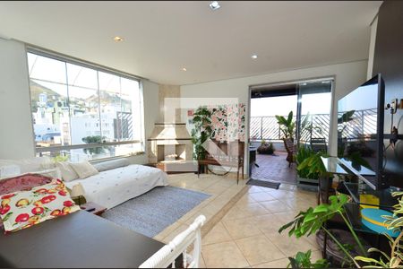 Apartamento à venda com 200m², 3 quartos e 2 vagasCobertura/ sala