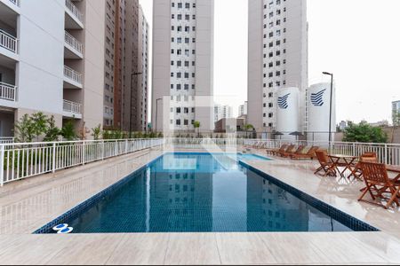 Apartamento à venda com 45m², 2 quartos e sem vagaÁrea Comum - Piscina
