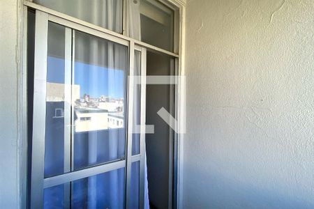 Varanda da Sala de apartamento à venda com 3 quartos, 60m² em Bairro da Glória, Contagem