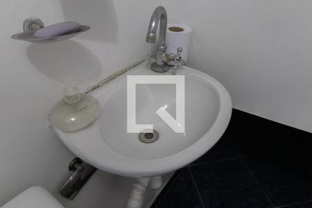 Casa à venda com 100m², 3 quartos e 2 vagas Casa à venda com 100m², 3 quartos e 2 vagasLavabo