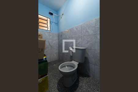 Casa à venda com 100m², 3 quartos e 2 vagas Casa à venda com 100m², 3 quartos e 2 vagasBanheiro de Serviço